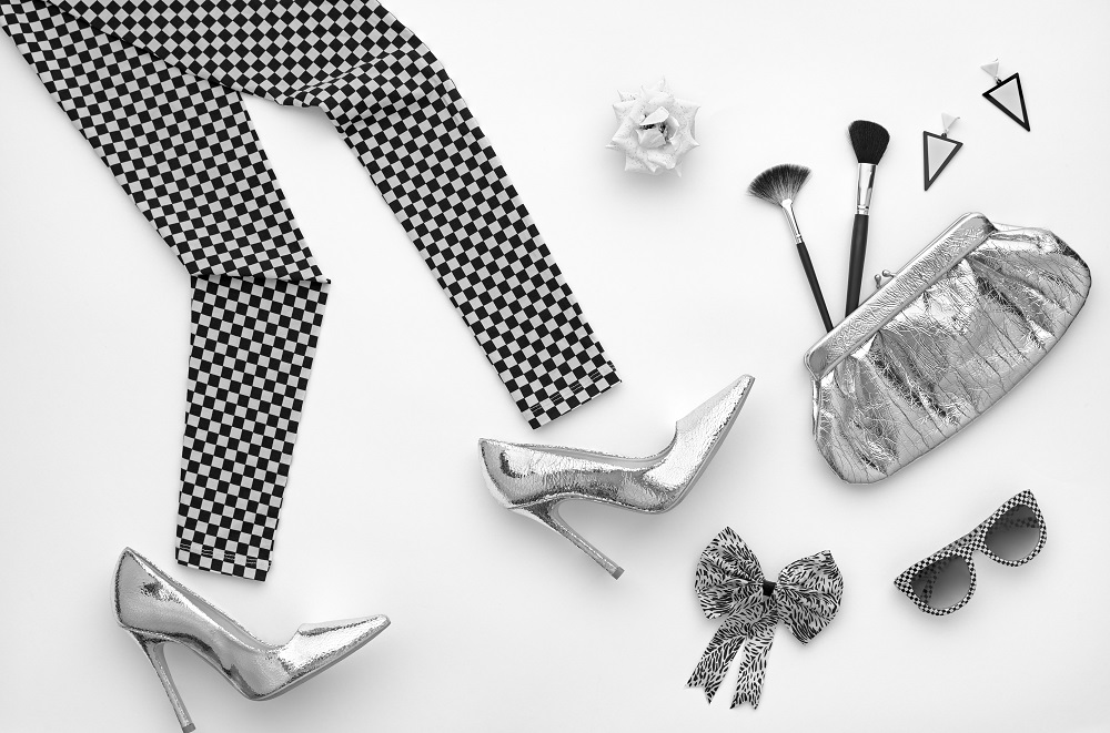 Monochromatic trend – How to break up a neutral outfit