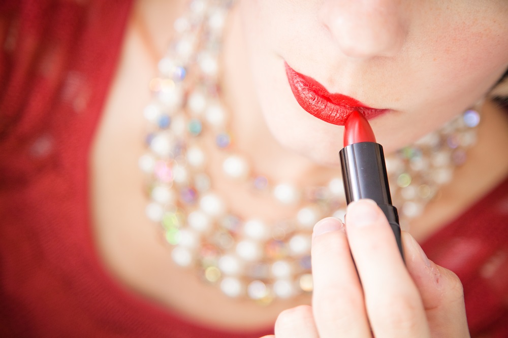How to choose the lipstick color for your outfit