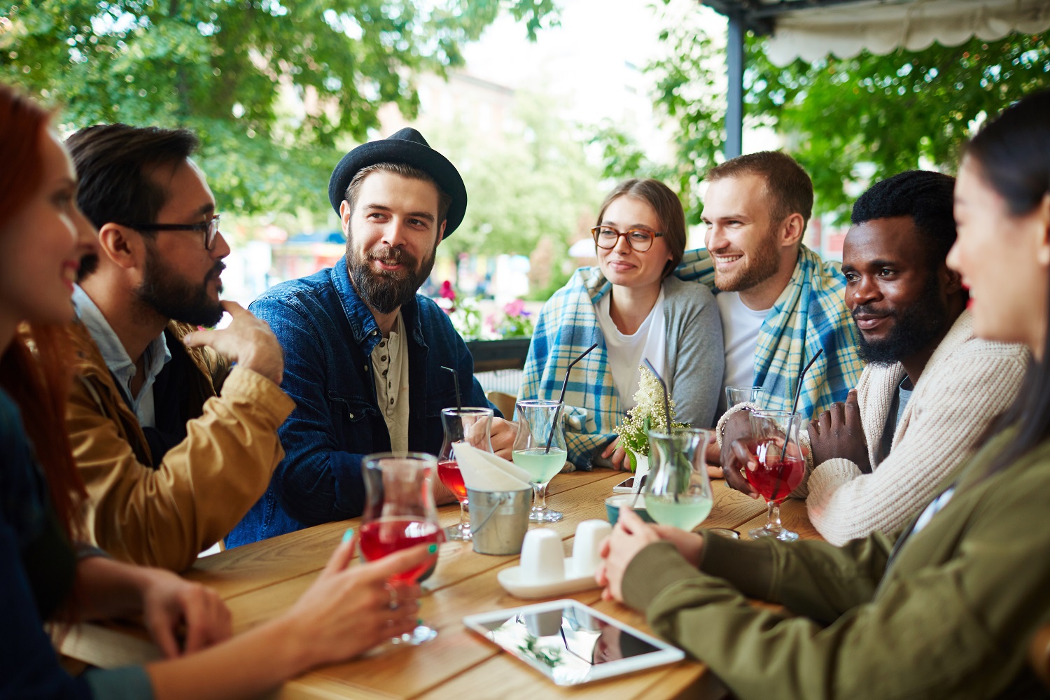 The basic rules of conversation etiquette during the Holidays